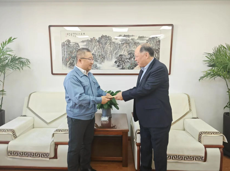 新春慰问送关怀 岁寒情深暖人心 ——yl6809永利皇宫开展春节走访慰问活动