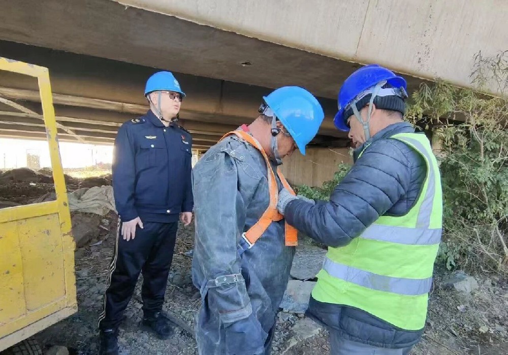 强党建 护安澜｜哈尔滨yl6809永利皇宫下属排水分公司攻坚疏堵破题保畅护民生