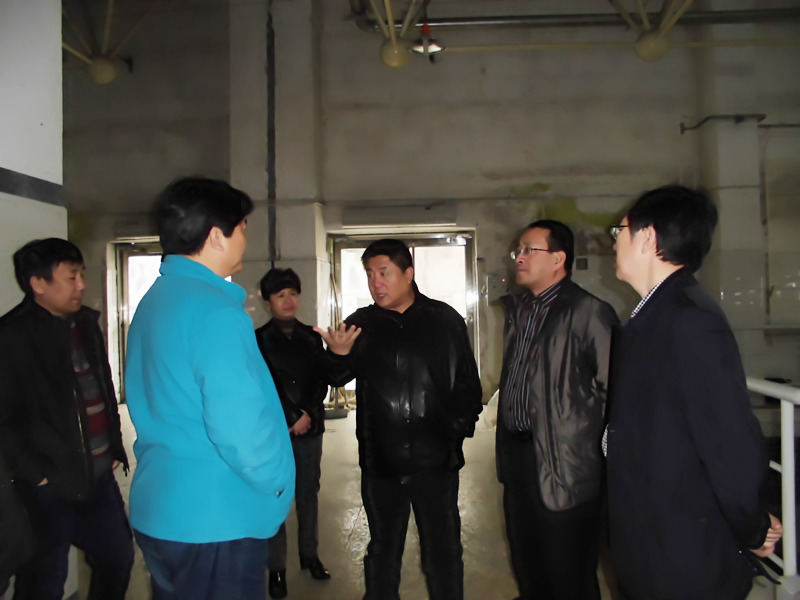 集团公司领导到哈西净水厂现场指导松花江水源应急供水维修改造工作