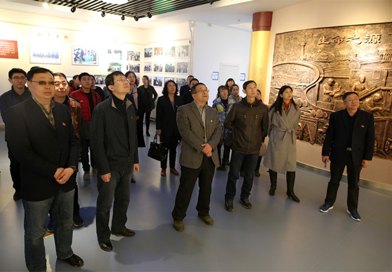 集团公司本部组织开展“支部主题党日”活动