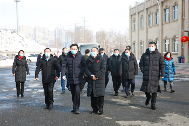 市长孙喆对朱顺屯取水厂顾乡加压站一线职工进行节日慰问